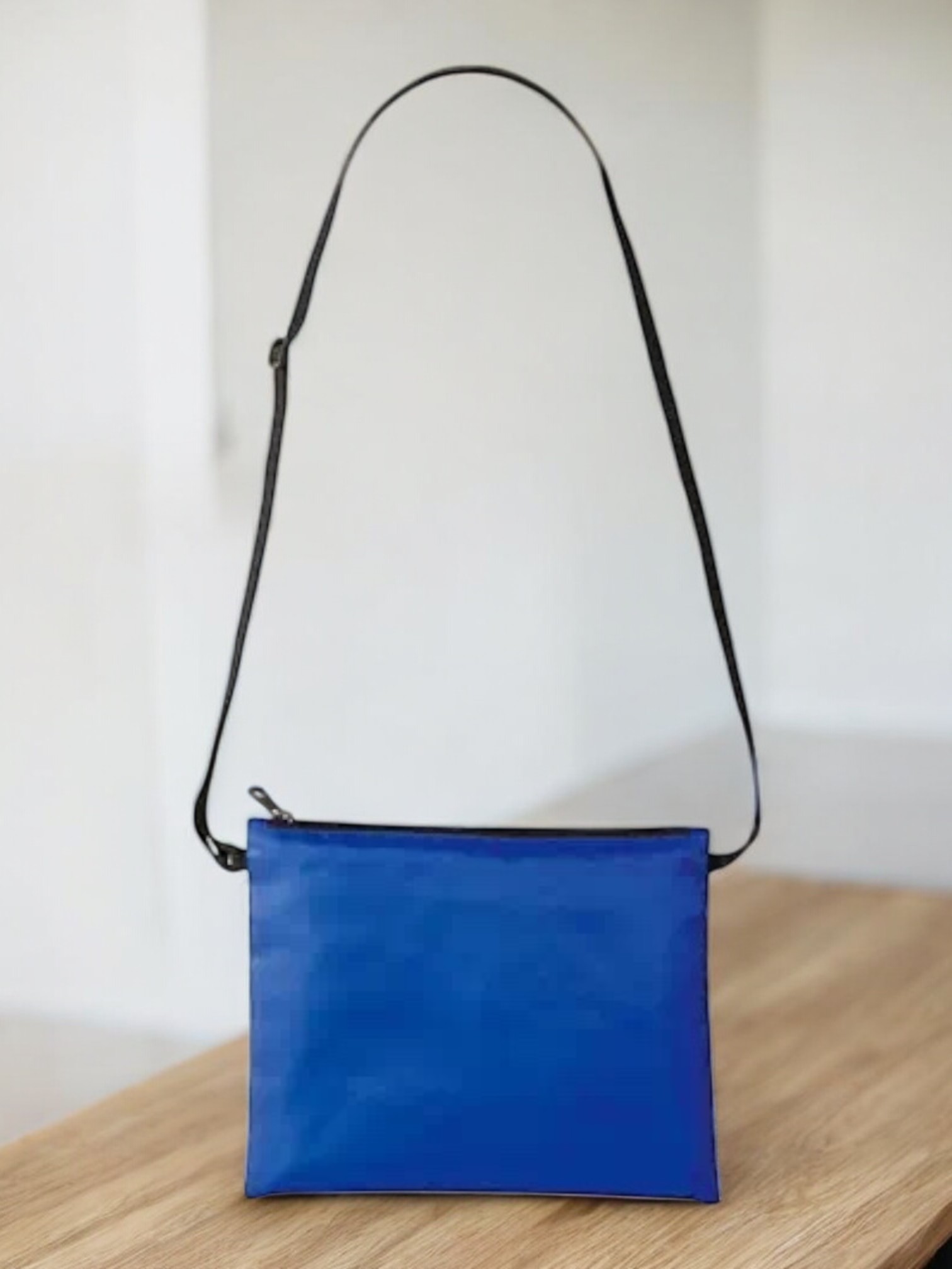 ベーシックサコッシュ