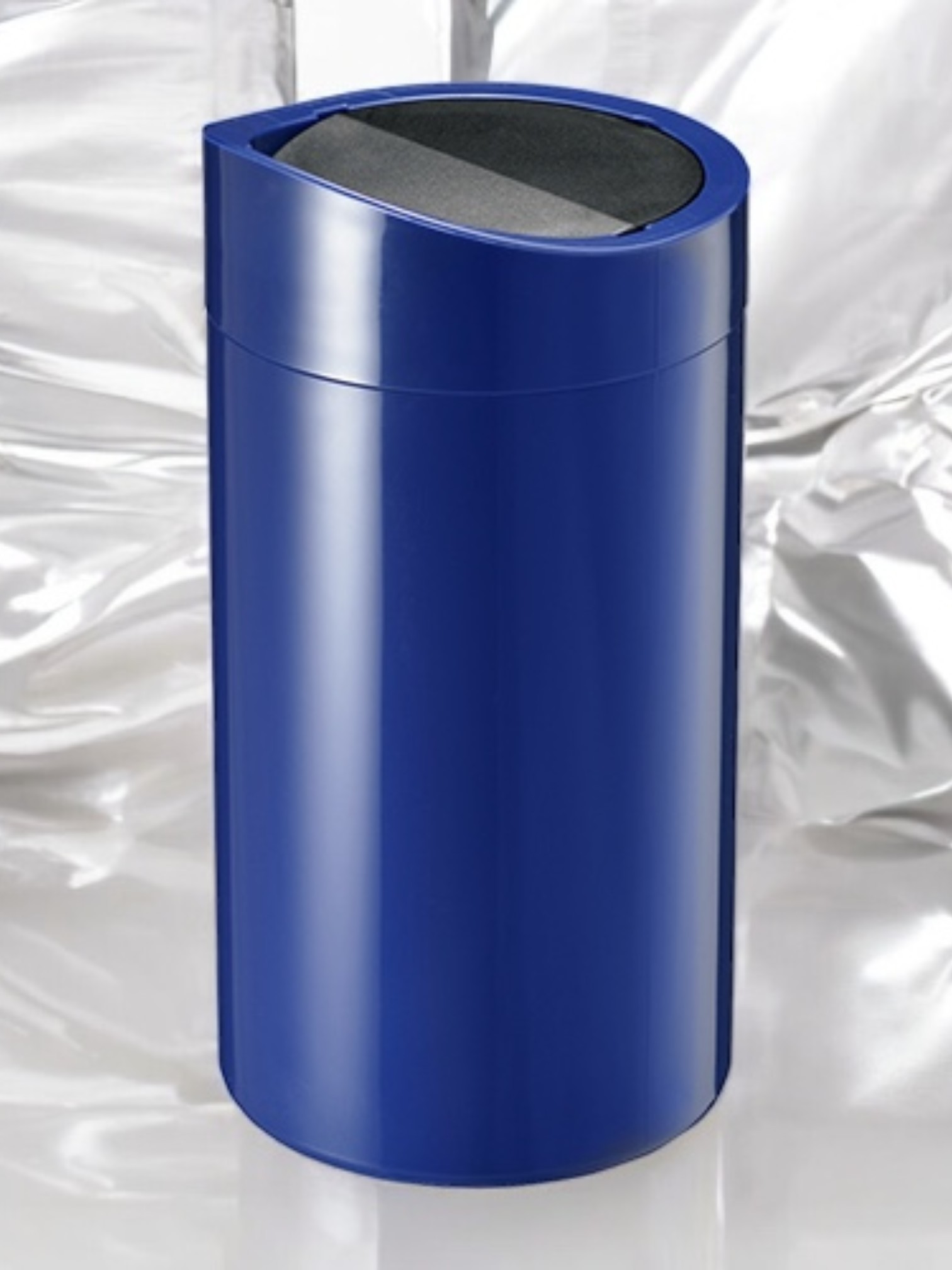 倒れてもこぼれないサーモタンブラー